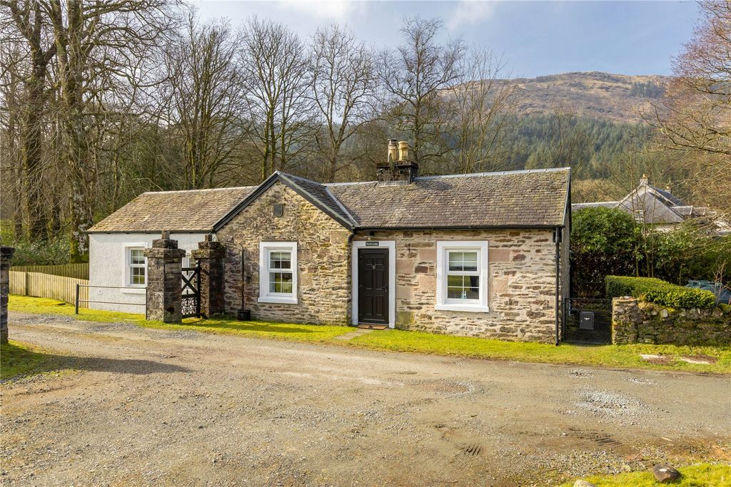 Property photo 2 of 24 North Lodge