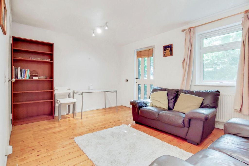 Property photo 3 of 11 c.Jpg