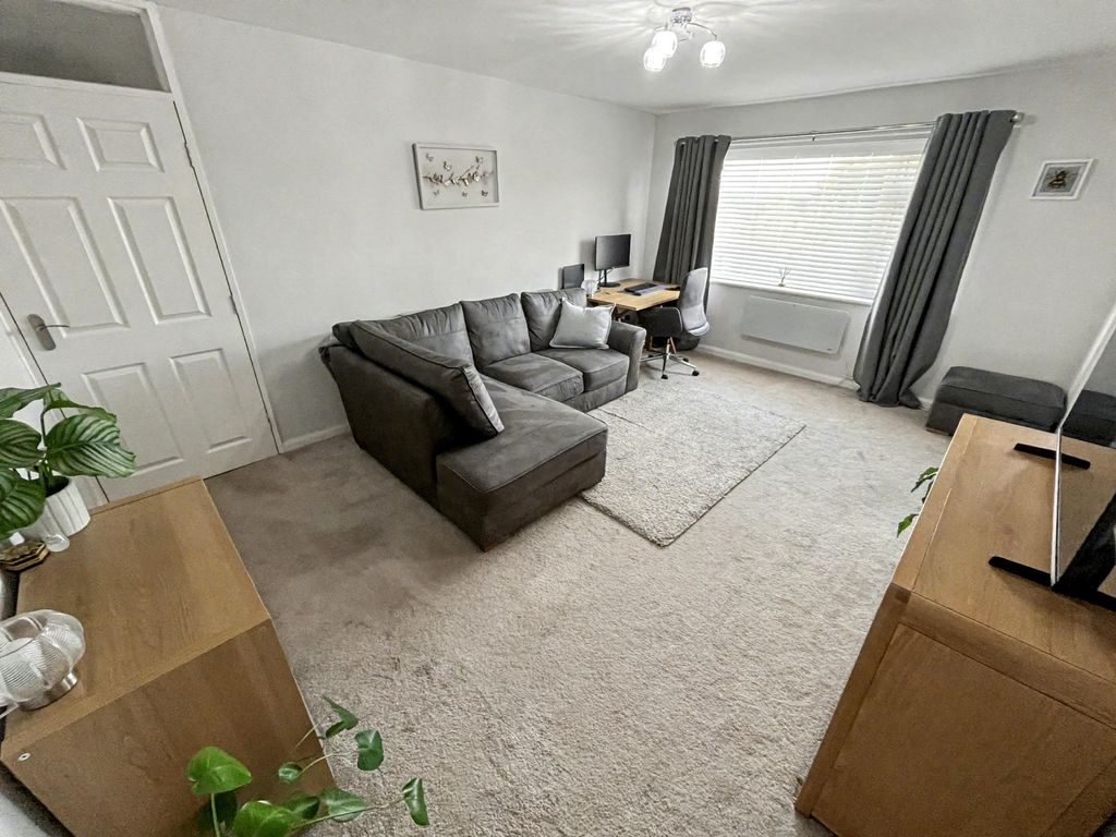 Property photo 3 of 17