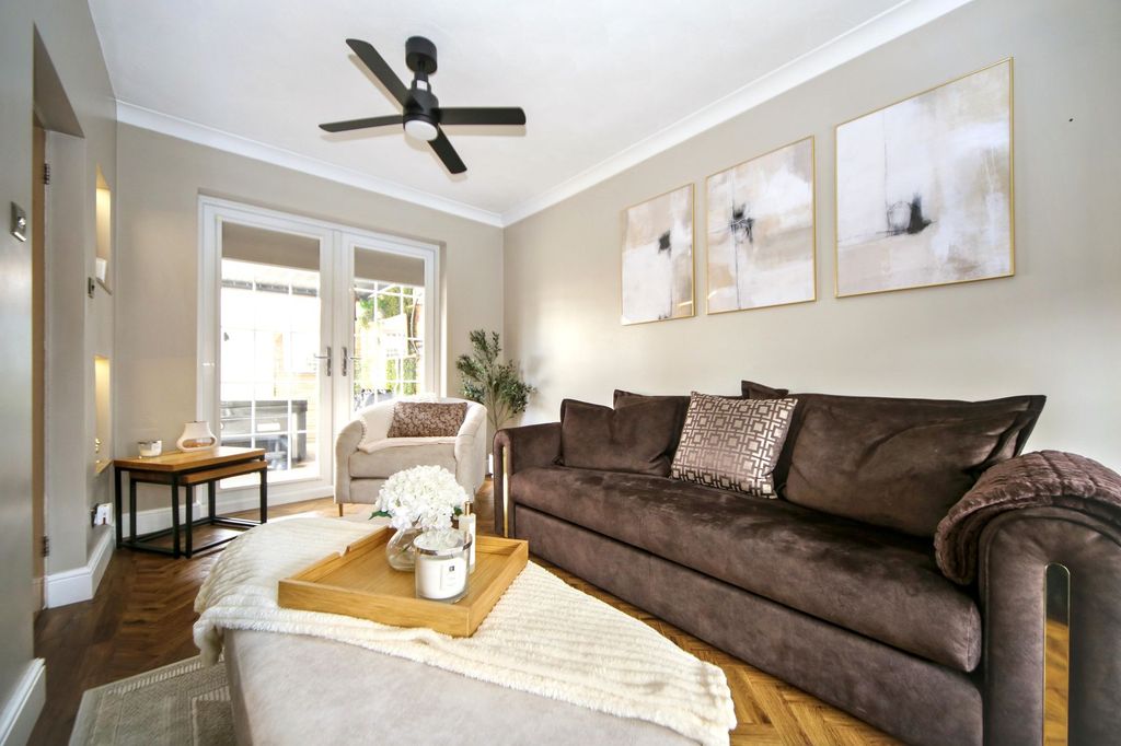 Property photo 2 of 25