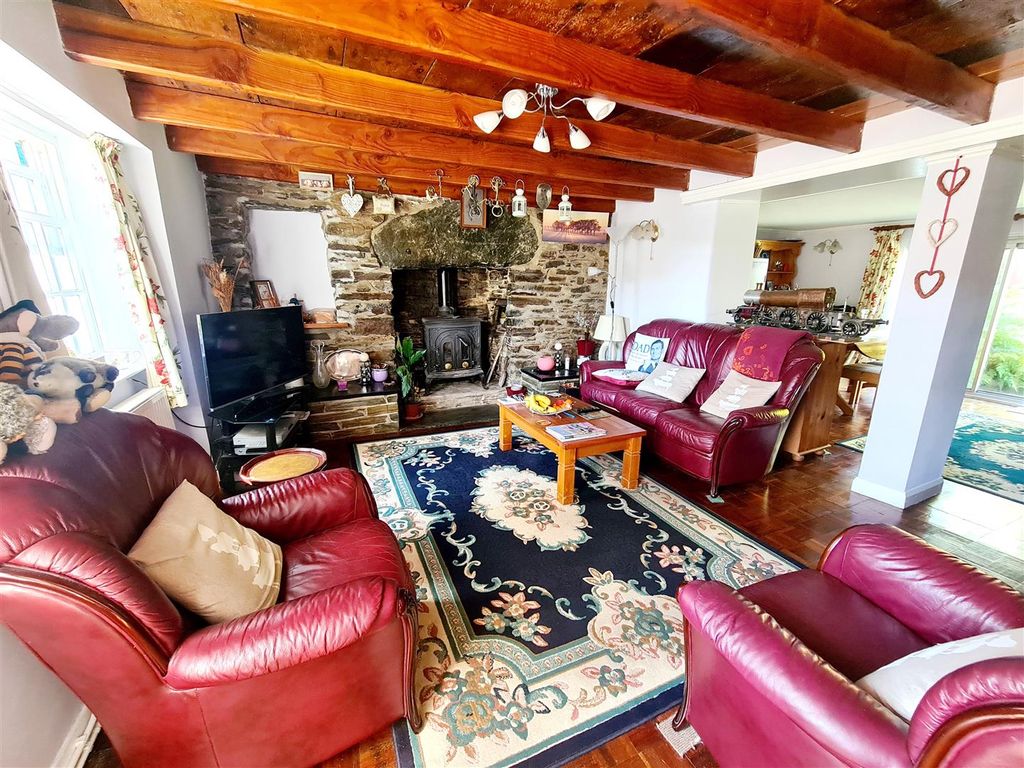 Property photo 3 of 27