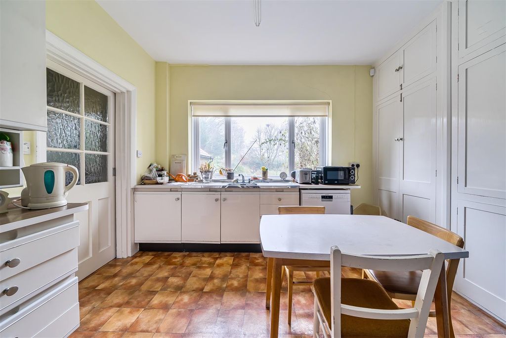 Property photo 3 of 16 Kitchen