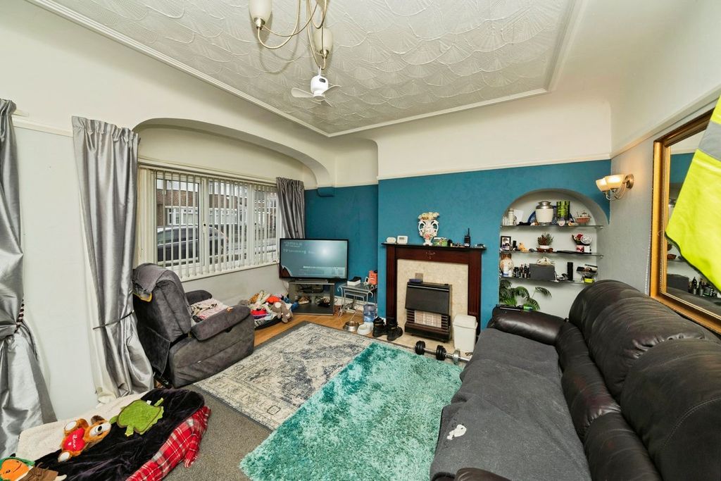 Property photo 2 of 16