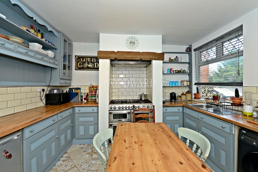 Property photo 3 of 11 Kitchen/Dining