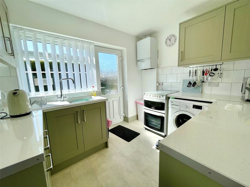 Property photo 2 of 12 Picture No. 11