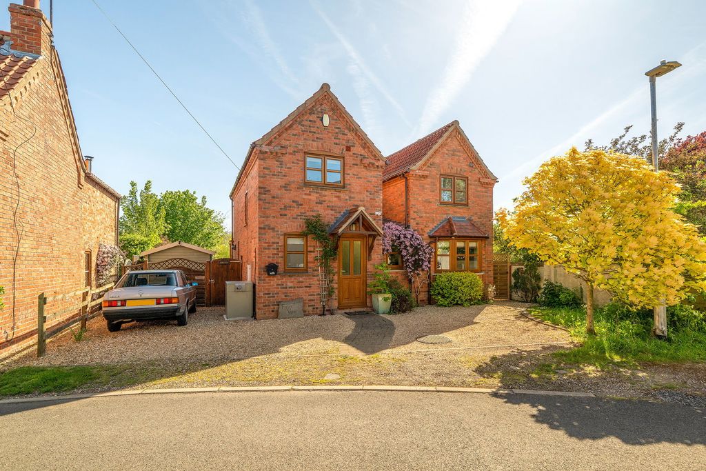 Property photo 1 of 23