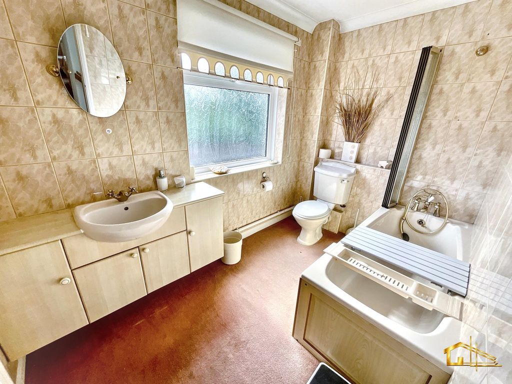 Property photo 3 of 21