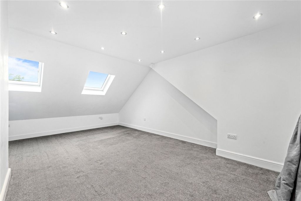 Property photo 3 of 7 Picture No. 06