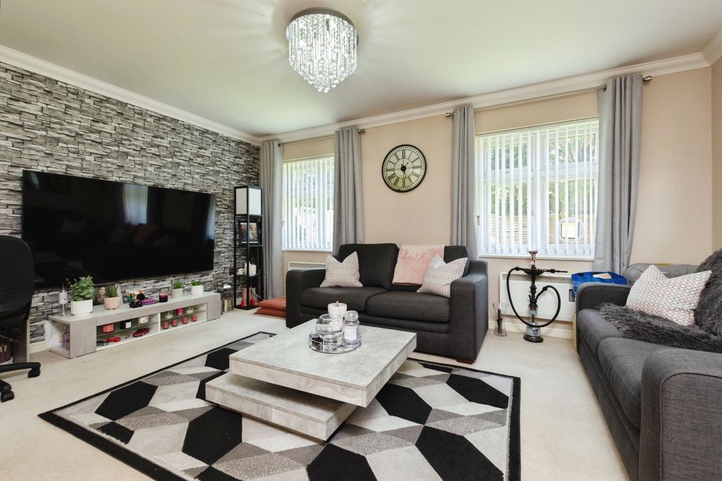 Property photo 2 of 18 Open Plan Living