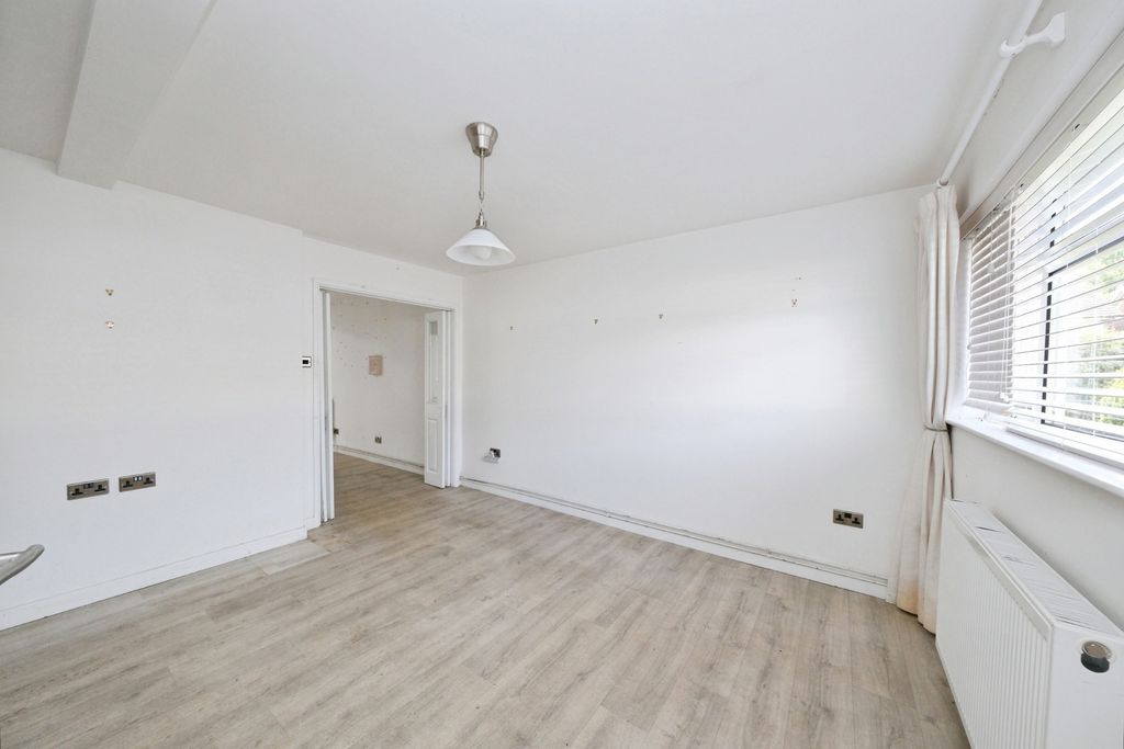 Property photo 3 of 20 Pbox-Img.Jpg