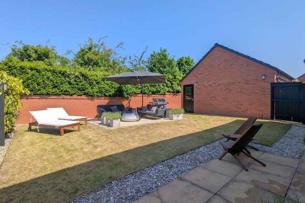 Property photo 2 of 38
