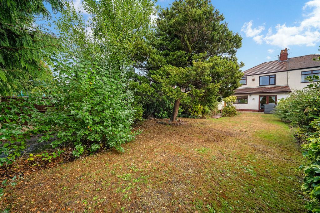 Property photo 2 of 33