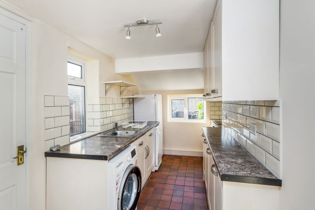 Property photo 2 of 8 Kitchen2