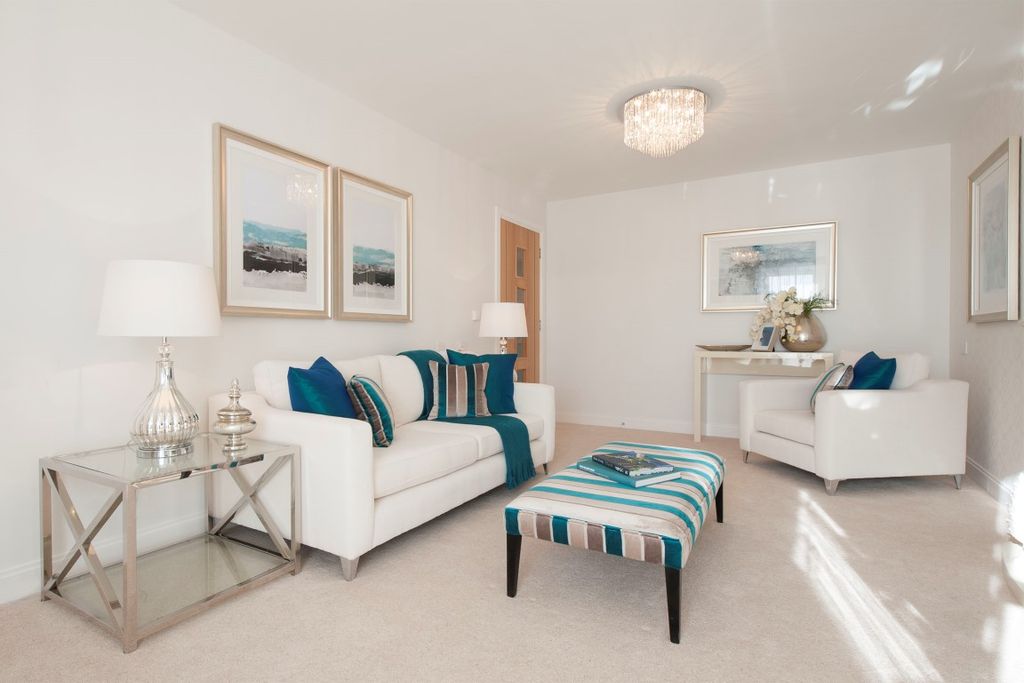 Property photo 2 of 11 Show Apartment Living Room