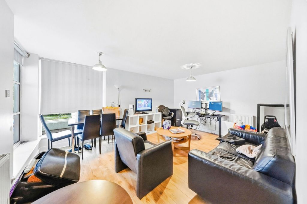 Property photo 2 of 12 2