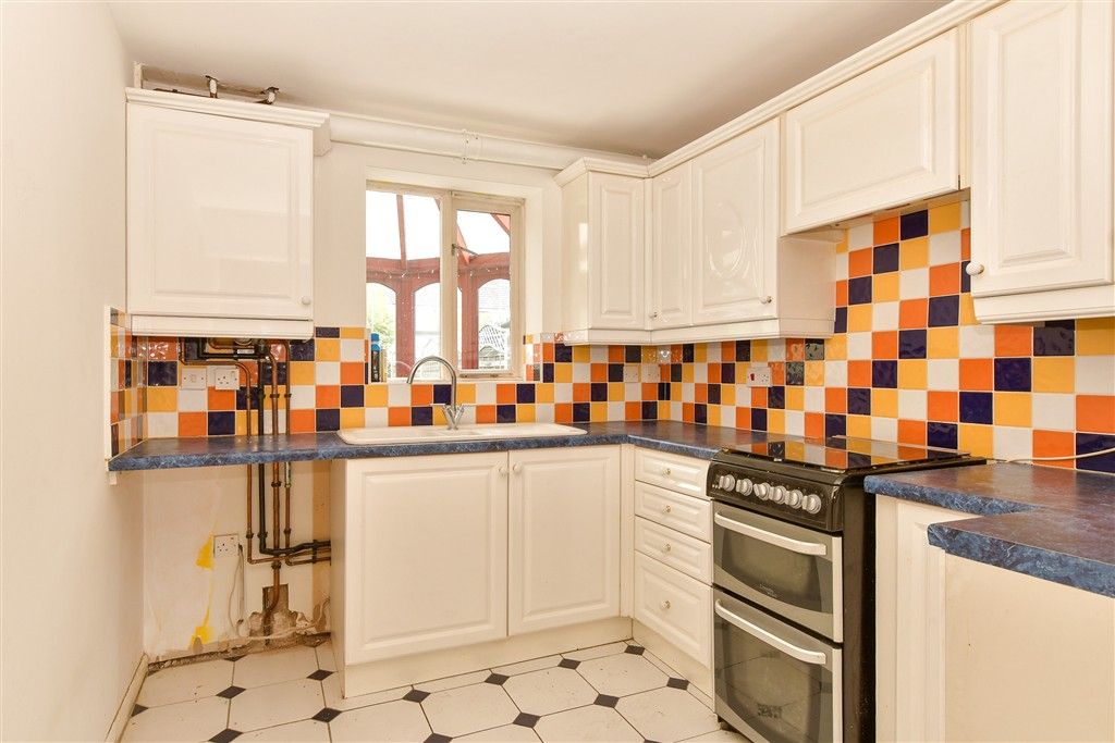 Property photo 2 of 12 Kitchen