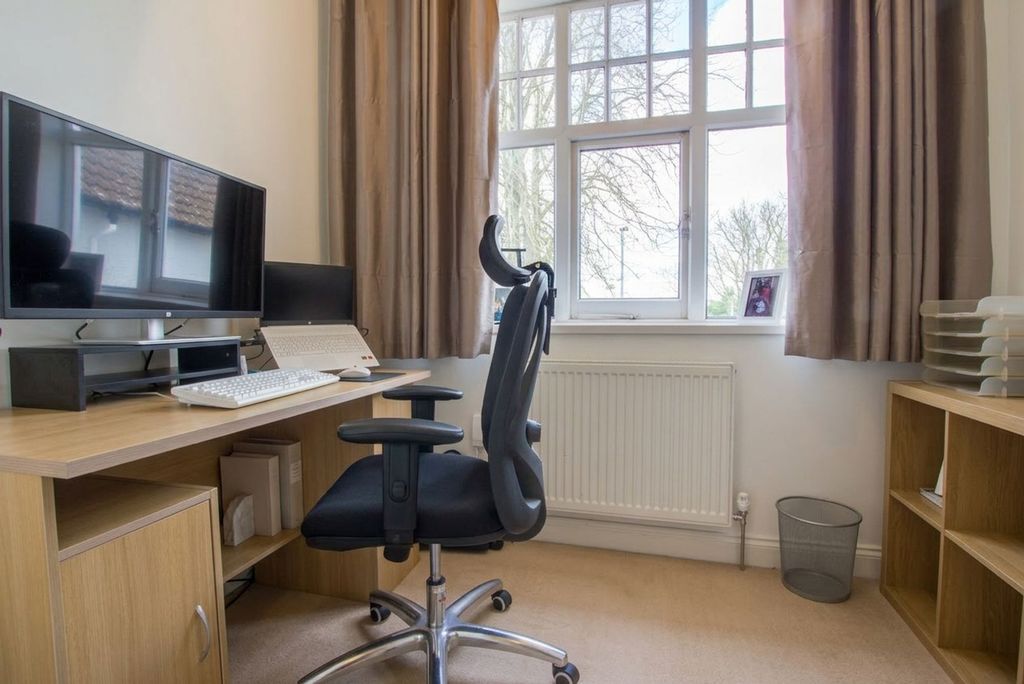 Additional image 31 of 5 bed semi-detached house for saleKnighton Road, Leicester LE2