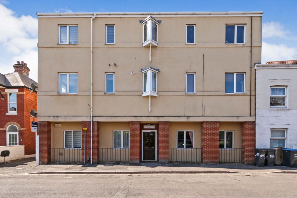 Property photo 2 of 8 Front