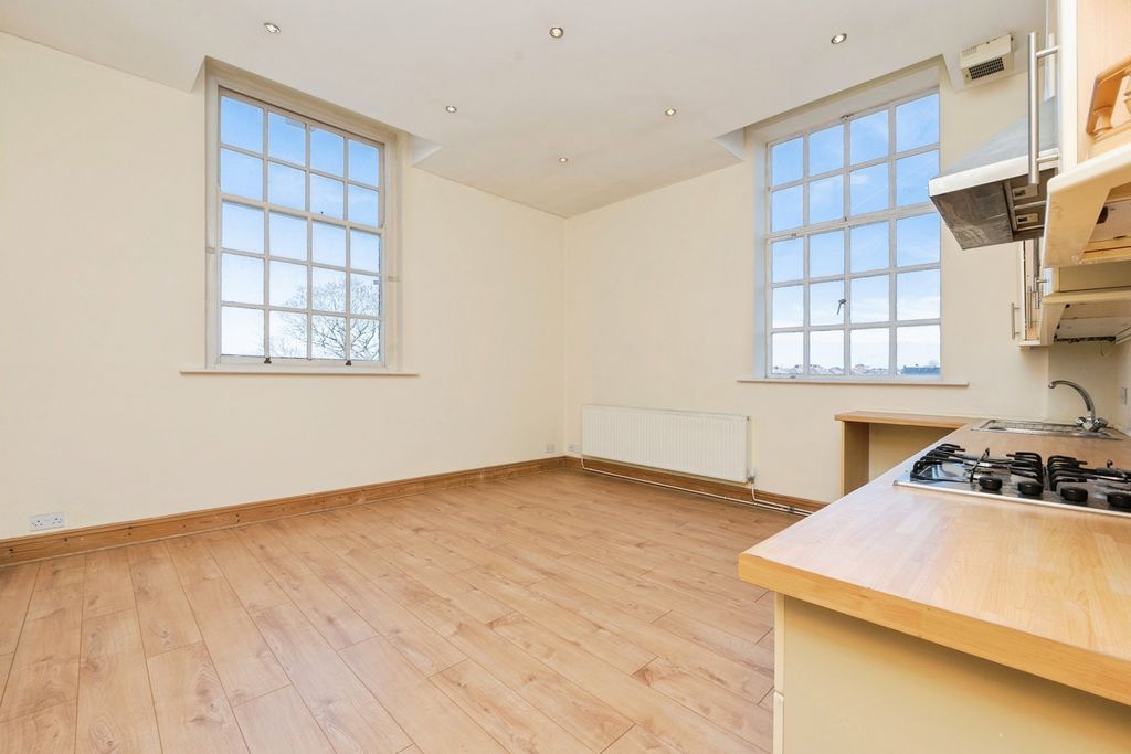 Property photo 3 of 15 Pbox-Img.Jpg