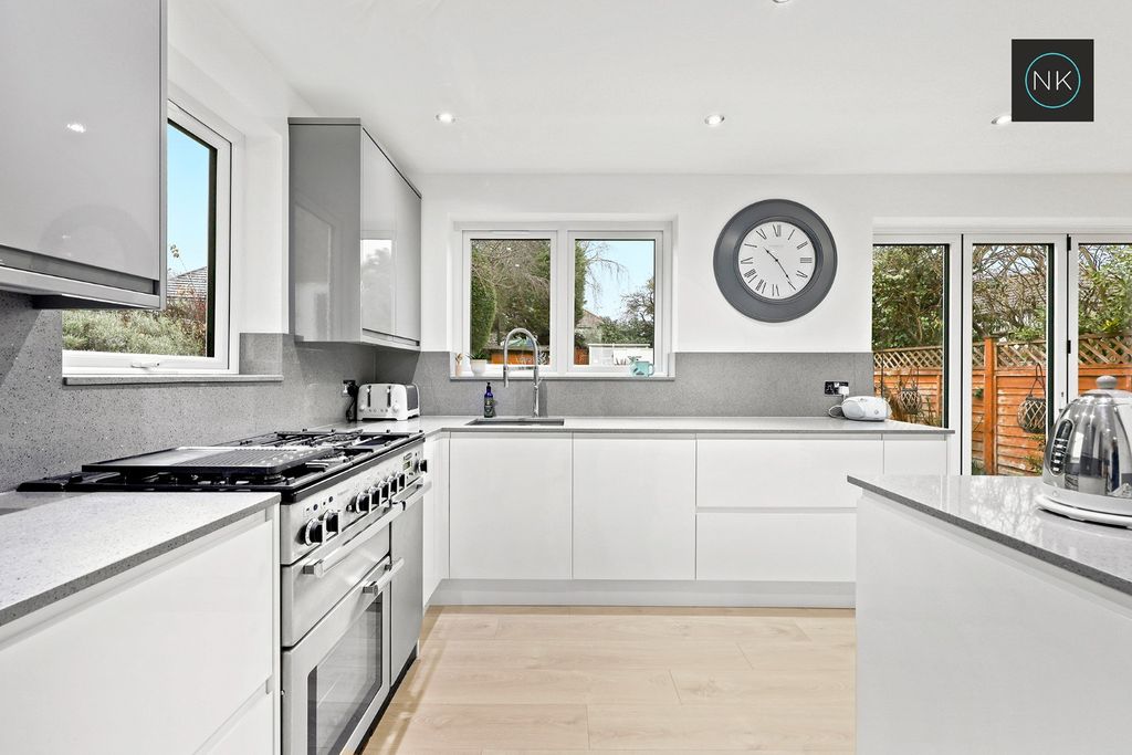 Property photo 2 of 30 4351523