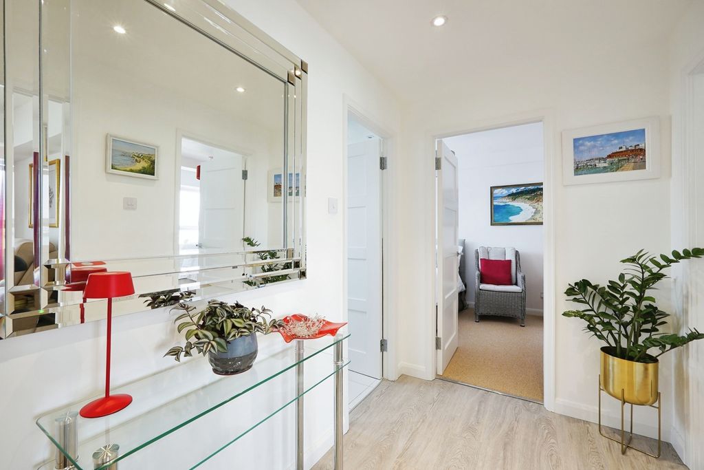 Property photo 2 of 14 Pbox-Img.Jpg