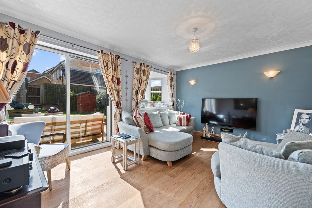 Property photo 2 of 31