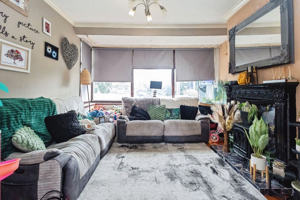 Property photo 3 of 16 Living Room