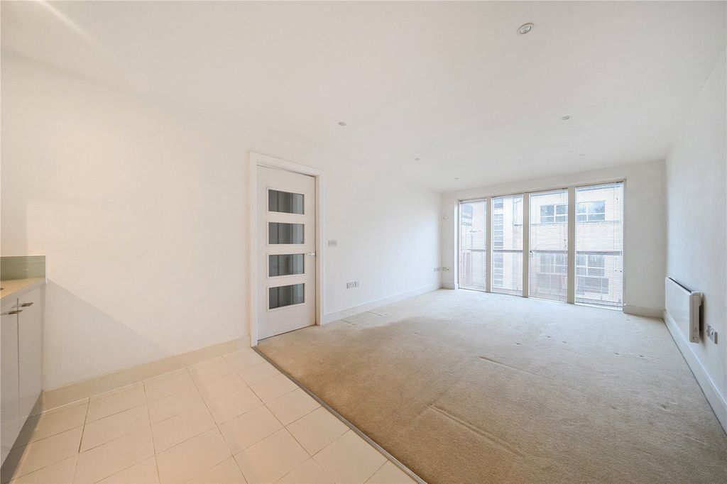 Property photo 3 of 9 Picture No. 34