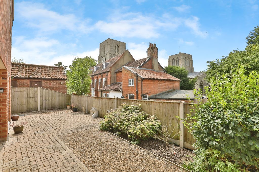 Property photo 2 of 12