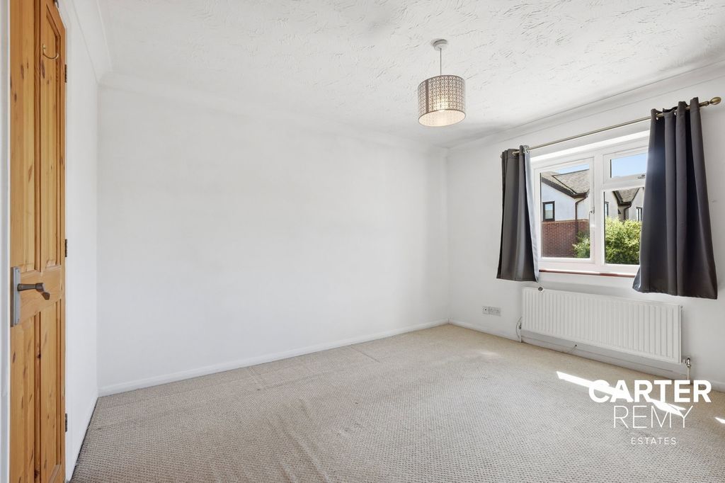 Property photo 3 of 25