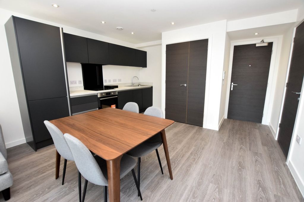 Property photo 2 of 11 Picture No. 21