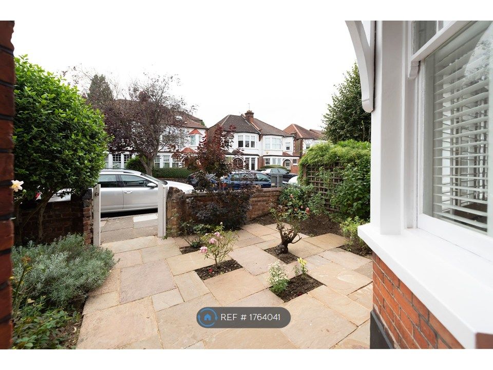 Property photo 2 of 24 Front Garden