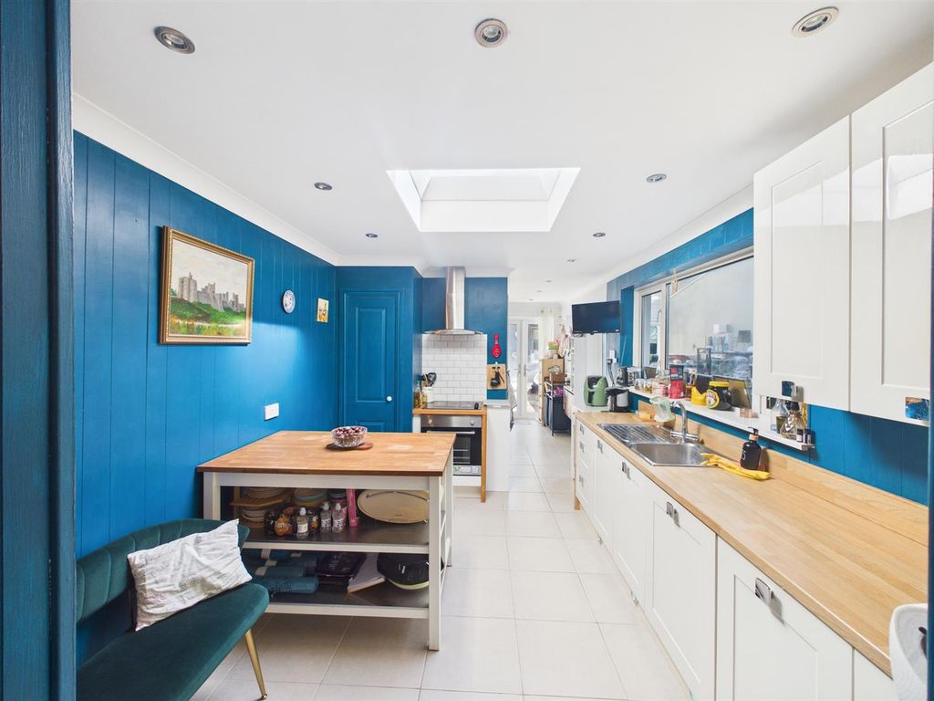 Property photo 1 of 23 Cam04045G0-Pr0076-Still007.Jpg