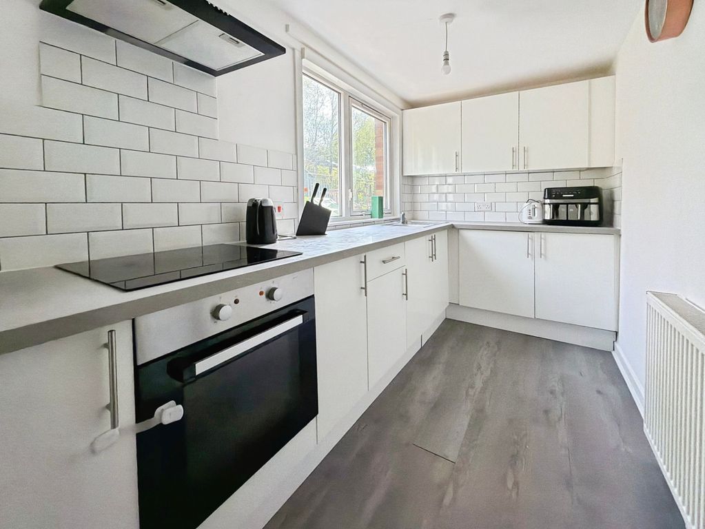 Property photo 3 of 13 Kitchen