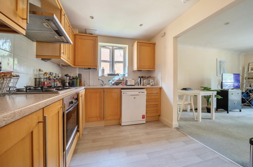 Property photo 2 of 14 1340400-9-68A4945...