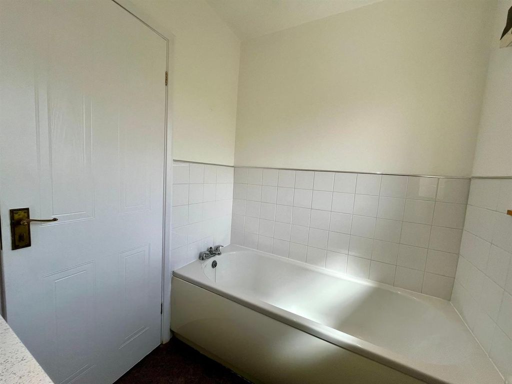 Property photo 2 of 17 B1B7c3Ca-E308-443E-A03E-9758A85Bc8c5.Jpg