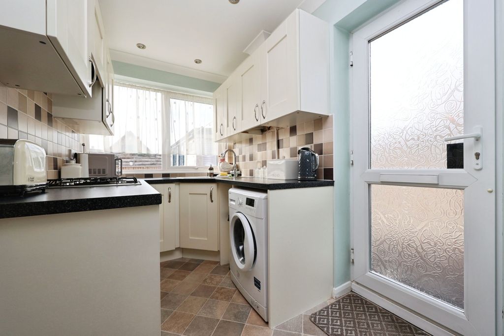 Property photo 2 of 14 5378961