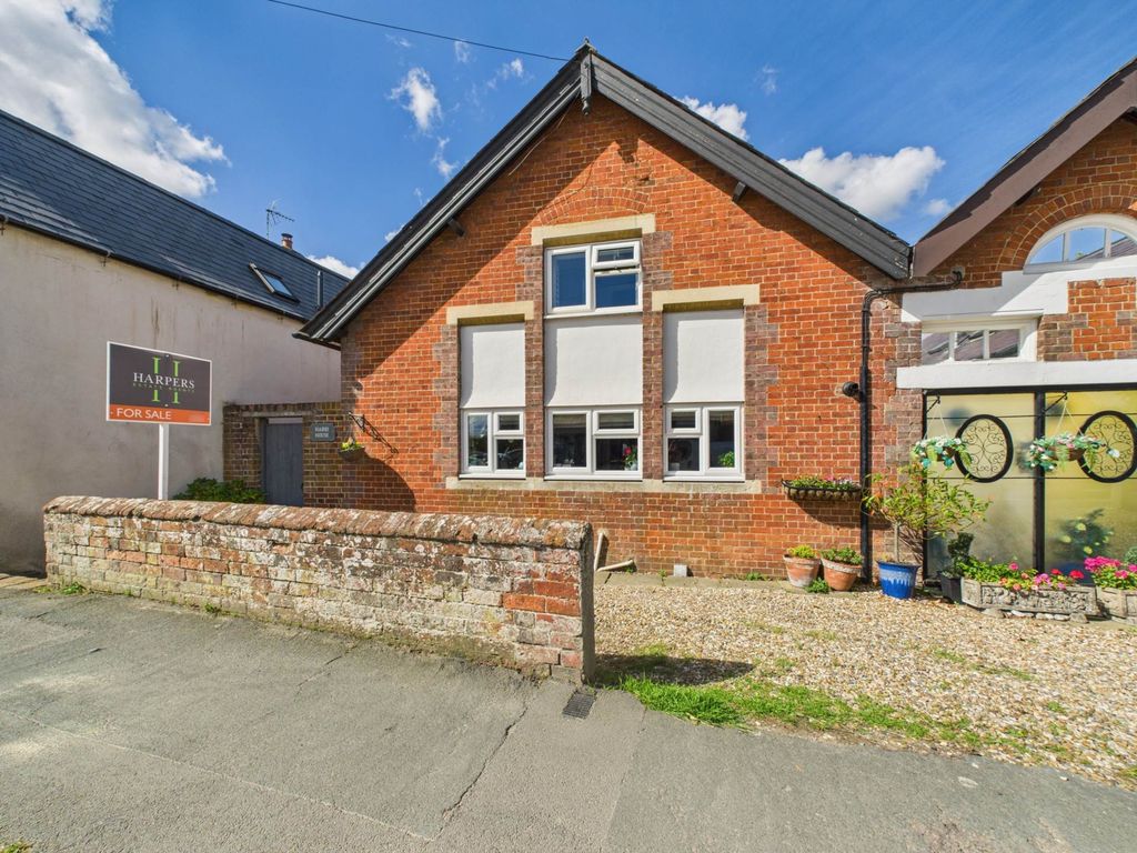 Property photo 2 of 20