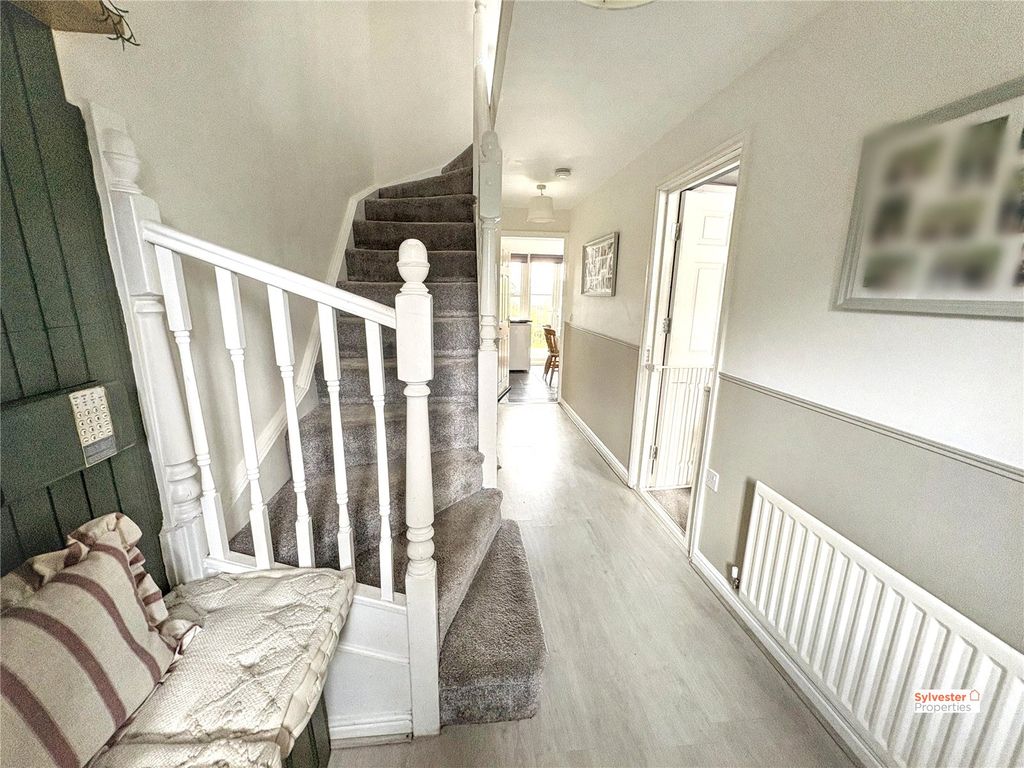 Property photo 2 of 34 Picture No. 35