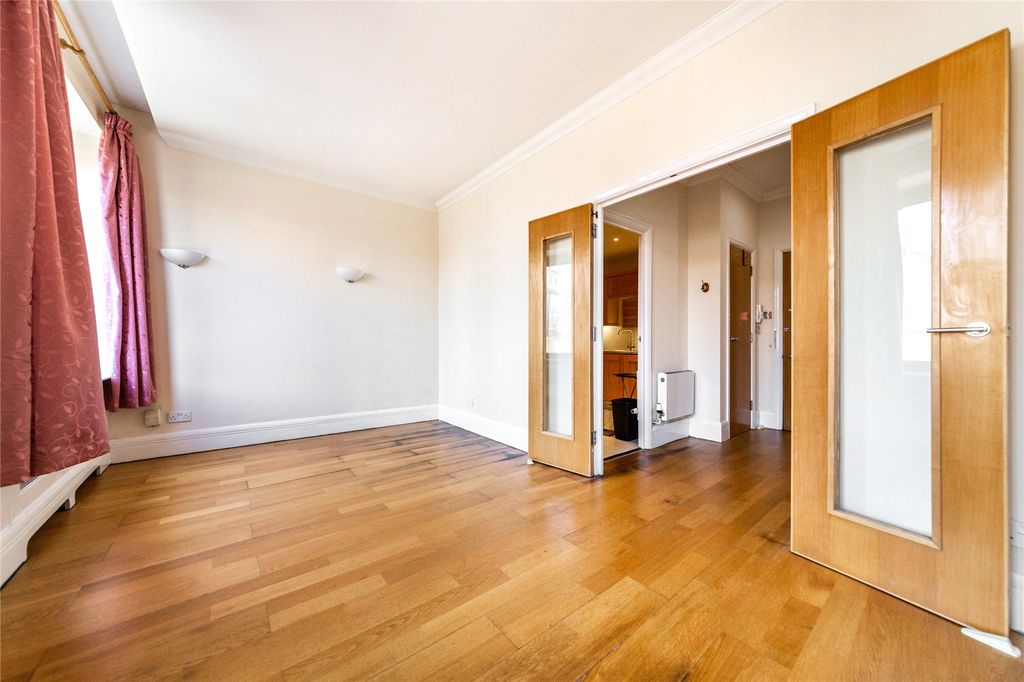 Property photo 3 of 8 Picture No. 09