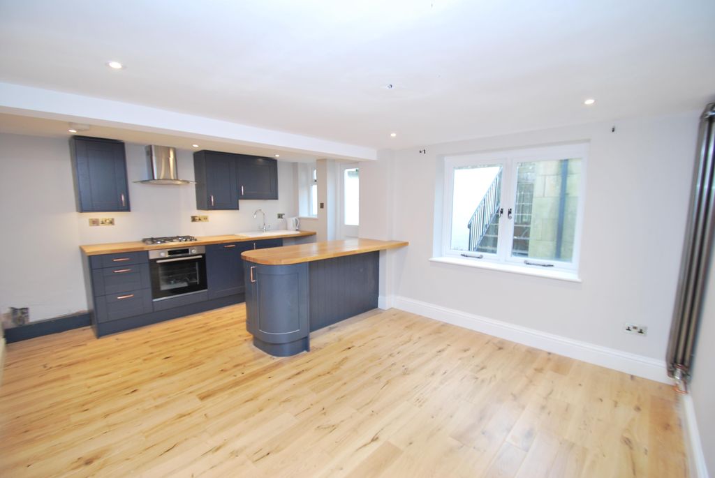 Property photo 1 of 9 Kitchen