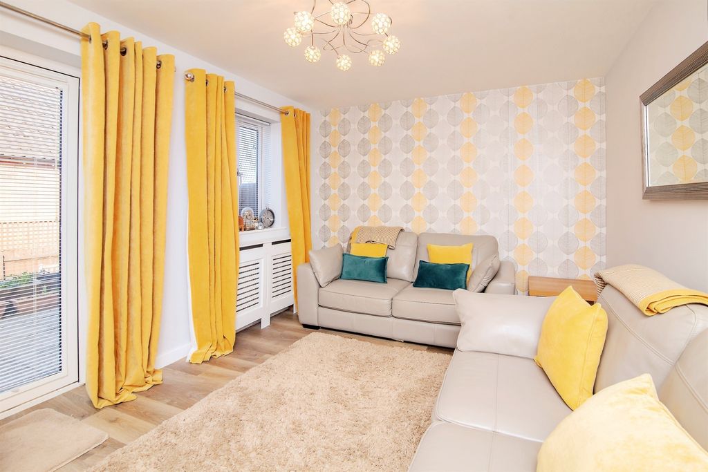 Property photo 2 of 17