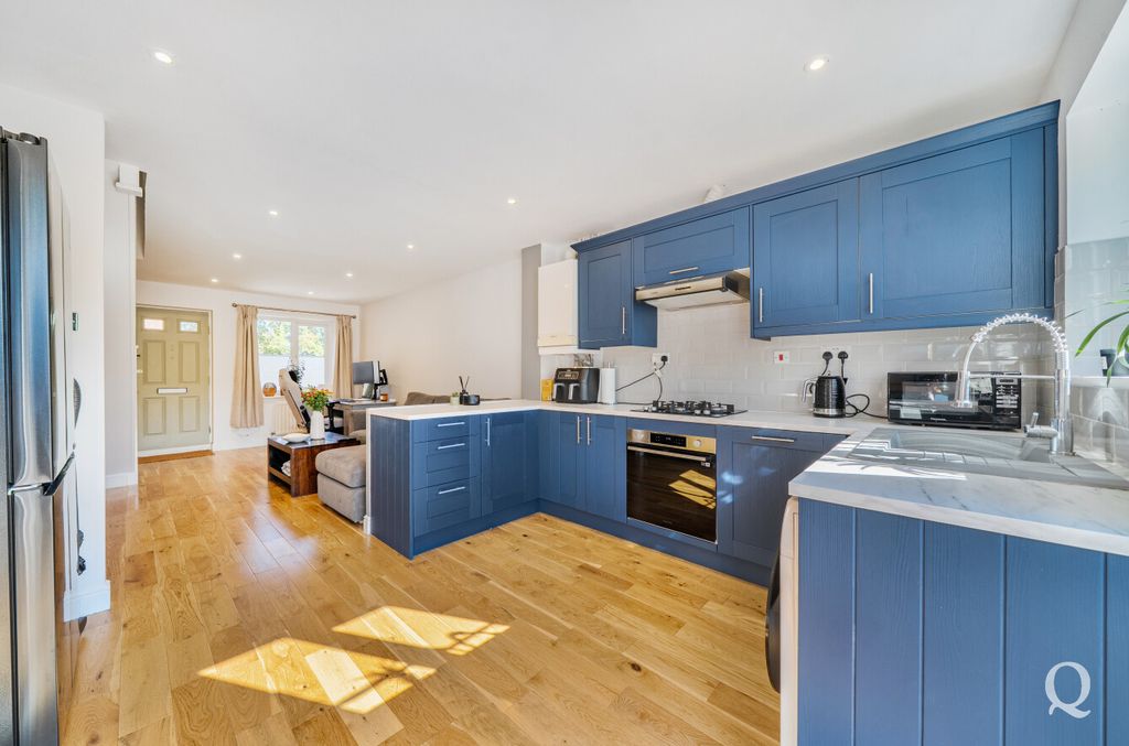 Property photo 2 of 20 Bd8Dddf0-973B-461...