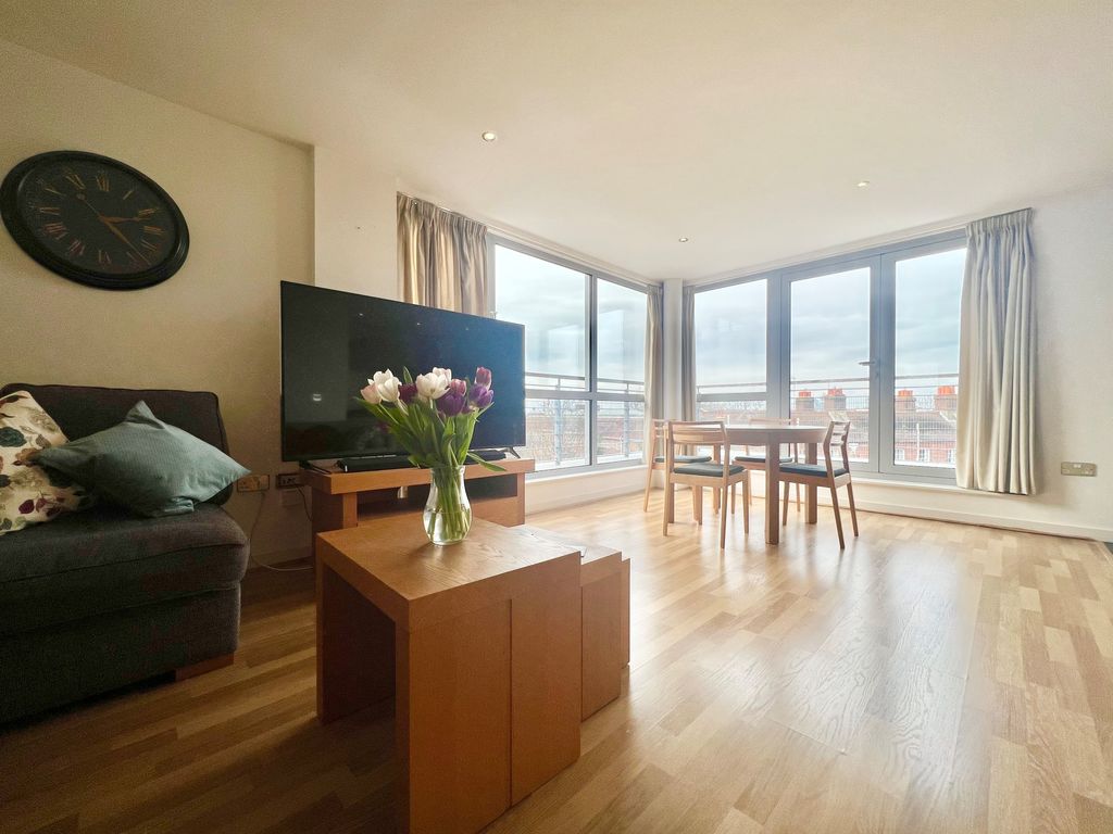 Property photo 3 of 18