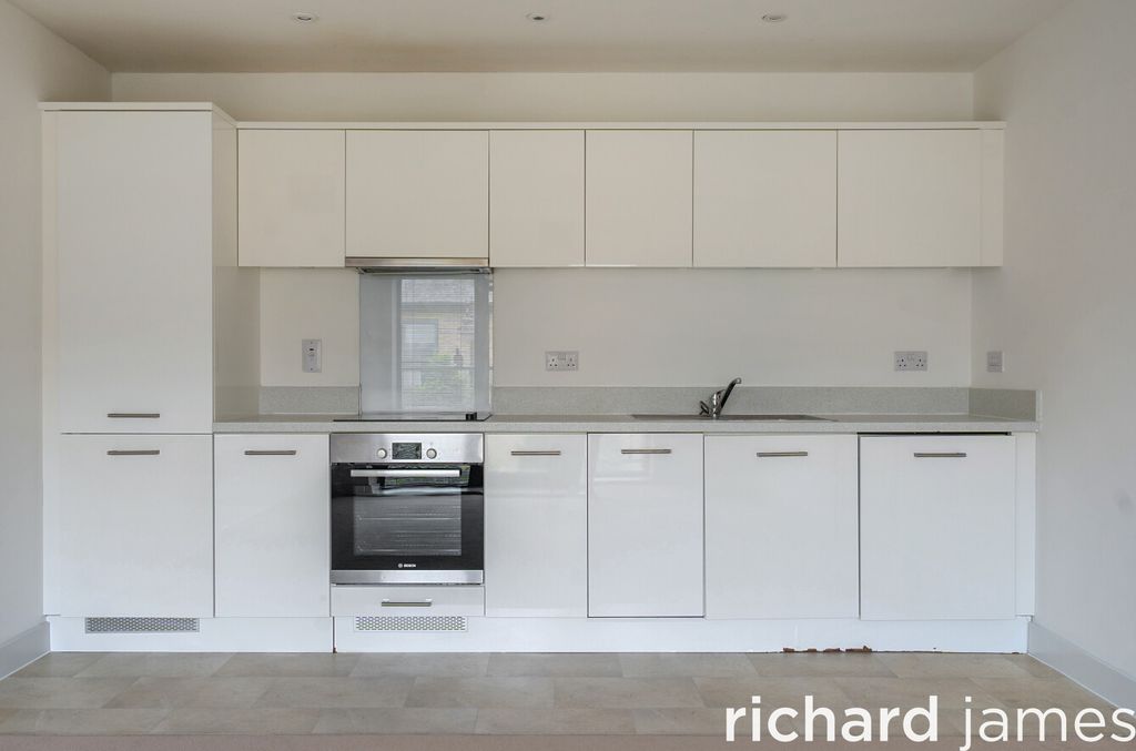 Property photo 2 of 13 147A26B02B2F4224B2041d77461E2E62