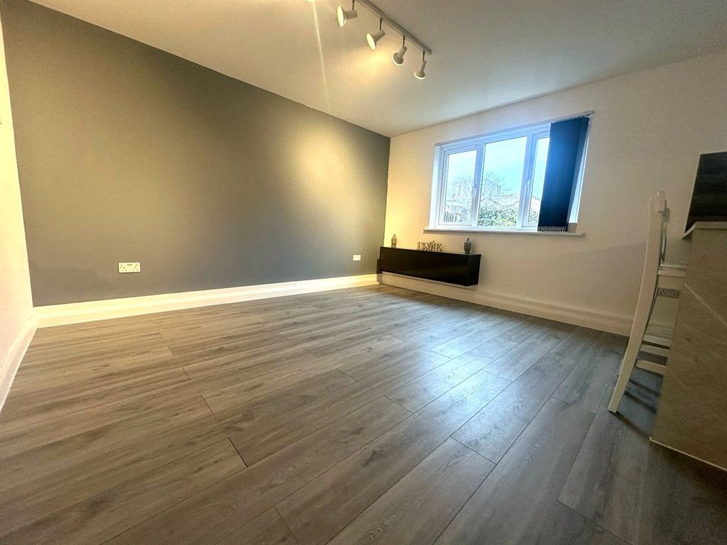 Property photo 3 of 6 Picture No. 03