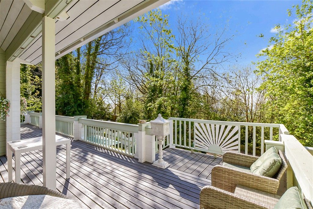 Property photo 2 of 18 Patio / Decking