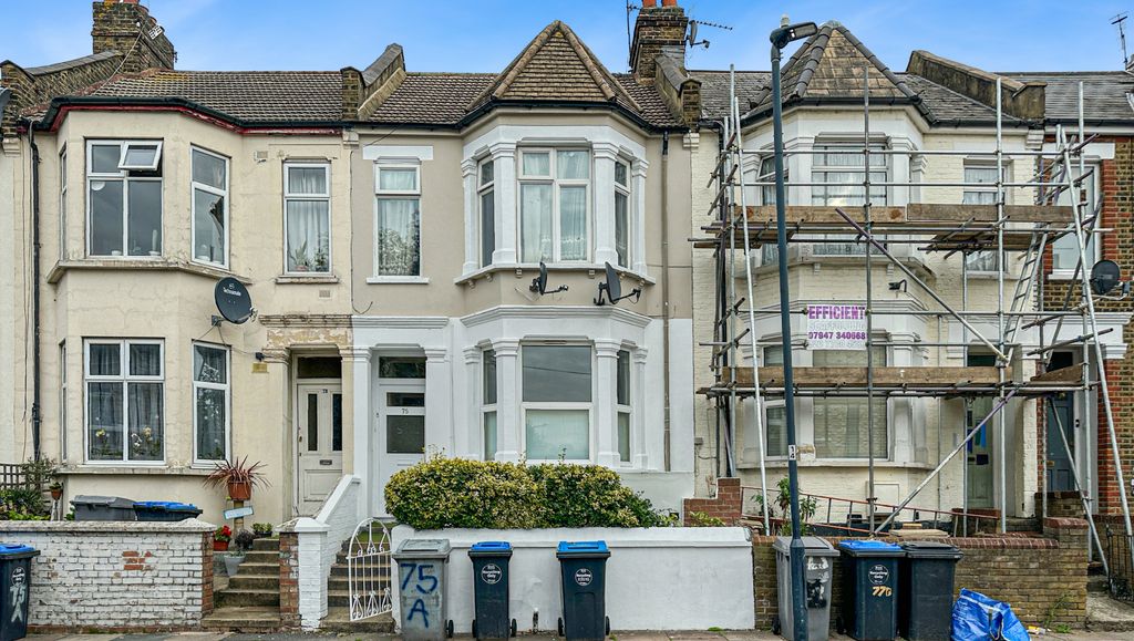 Property photo 1 of 15 3 Bedroom Garden Flat