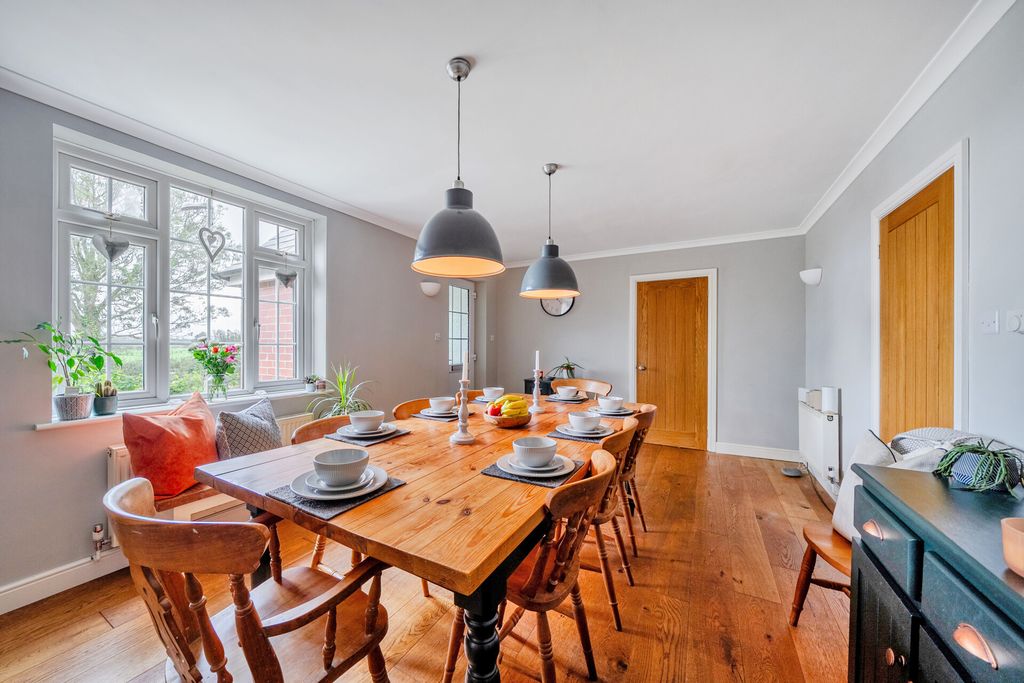 Property photo 3 of 23 1525557-31-1A0Ed4...