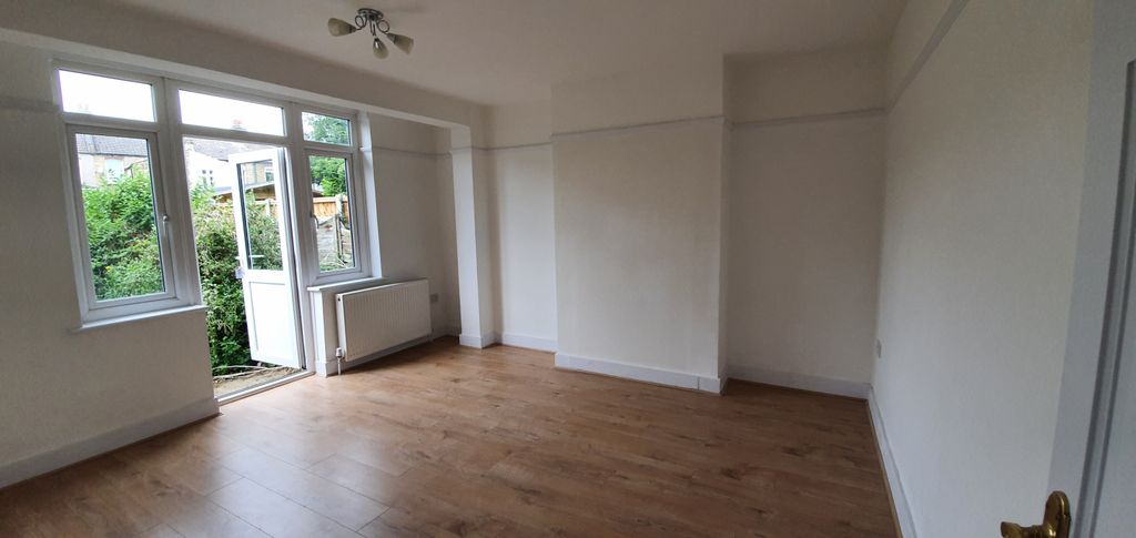 Property photo 2 of 5 Gallery